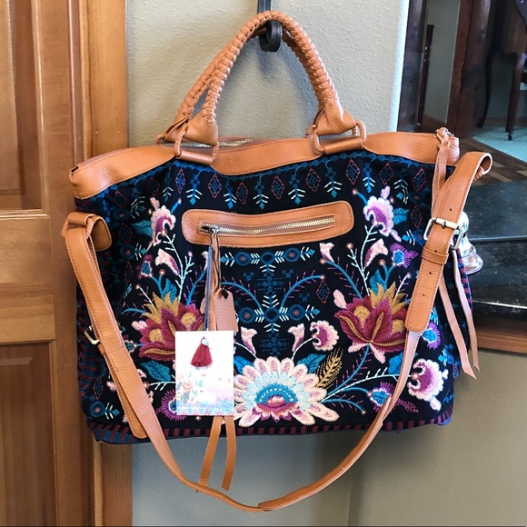 🍃💕NWT Johnny Was Delphine Overnight Tote Bag - Picture 5 of 8
